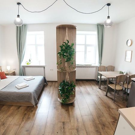 "Green Oasis Apartment" Lviv Dış mekan fotoğraf